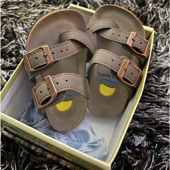 Toddler Sandals - Picture 1 of 3